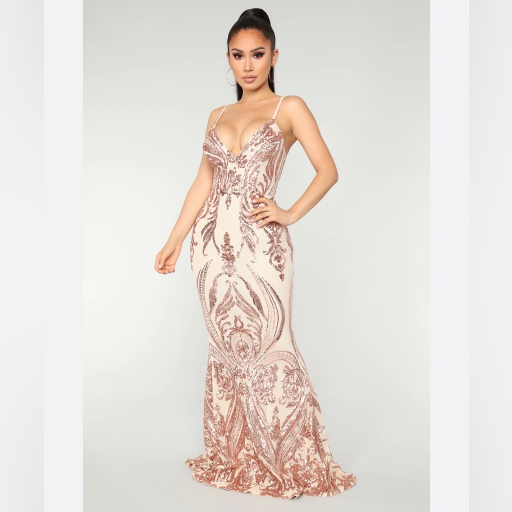 Fashion Nova Queen of love Dress Size S
